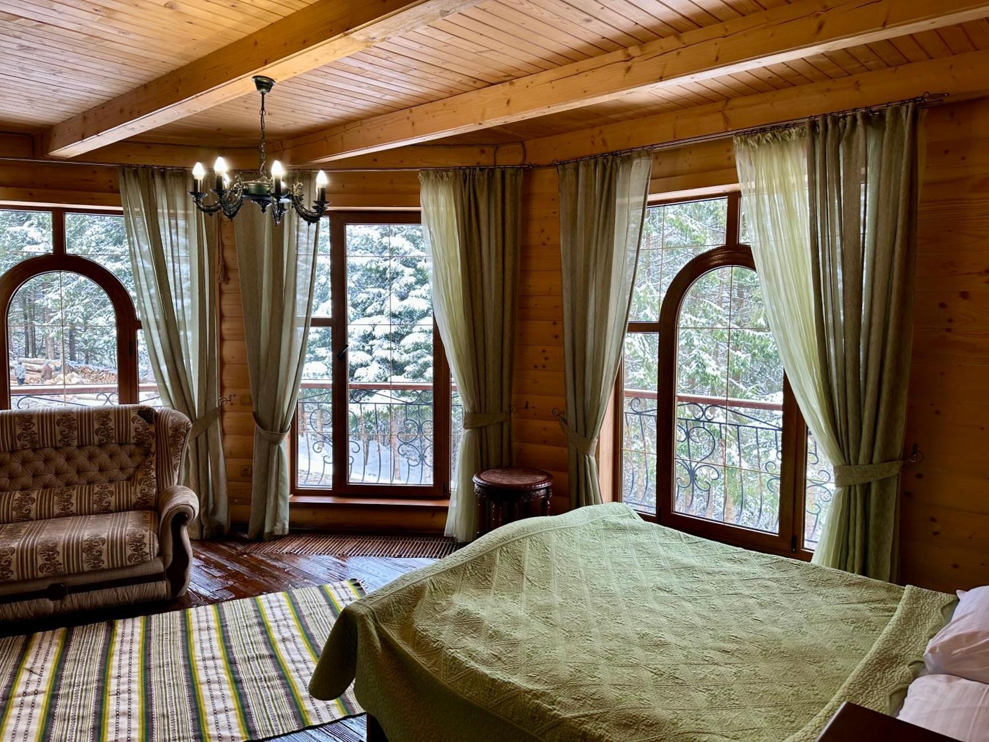 Hotel Dykyi Med Tatariv Exteriör bild