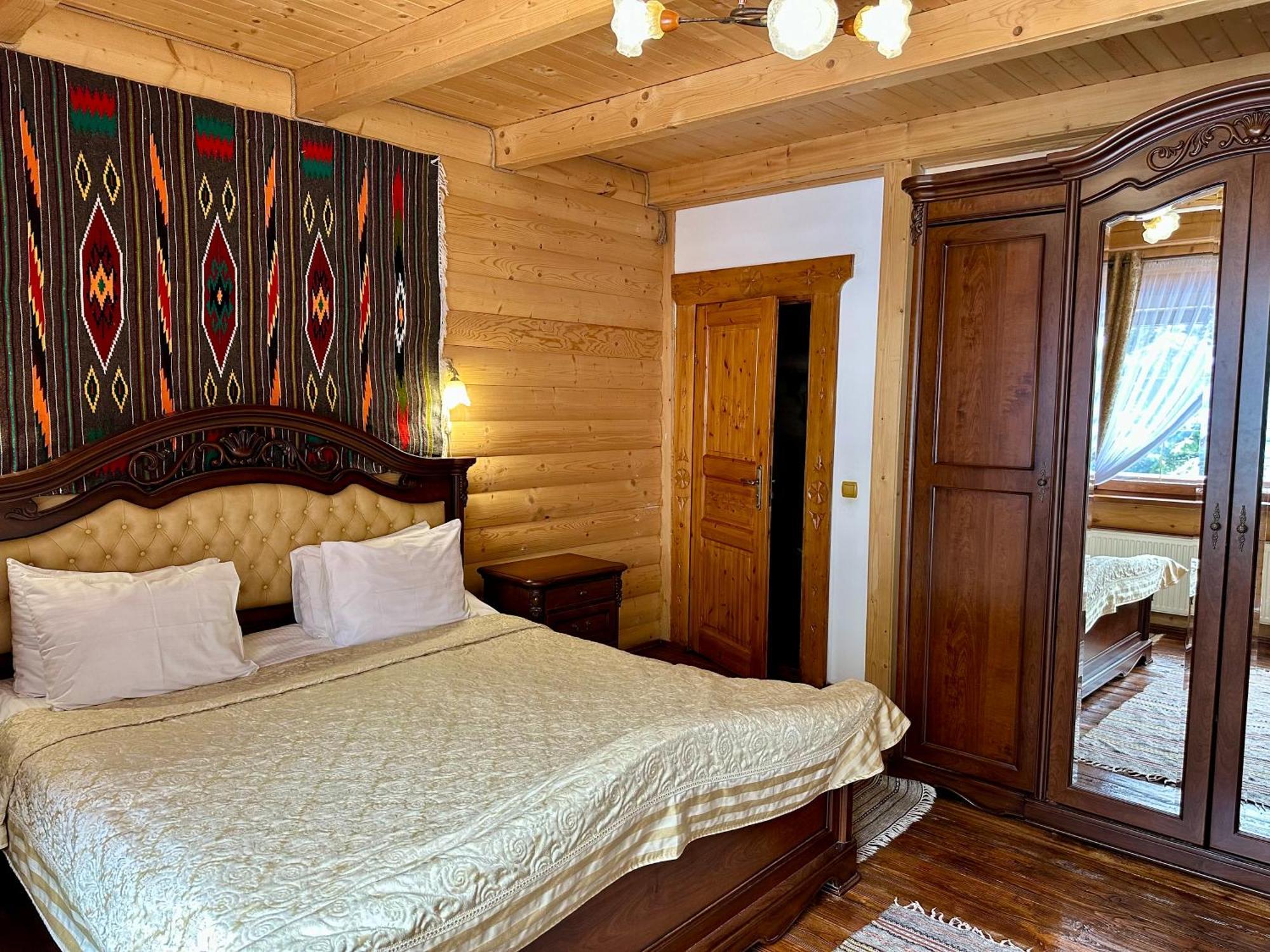 Hotel Dykyi Med Tatariv Exteriör bild