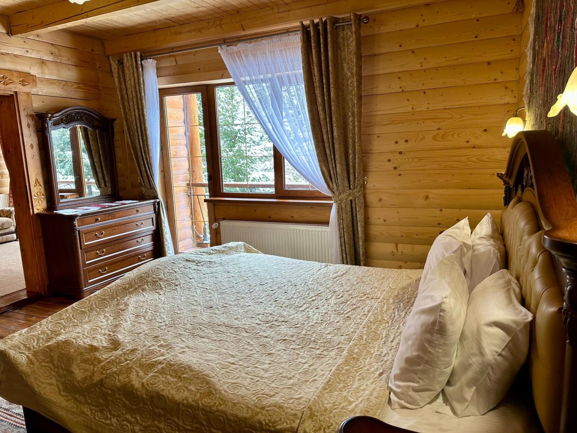 Hotel Dykyi Med Tatariv Exteriör bild