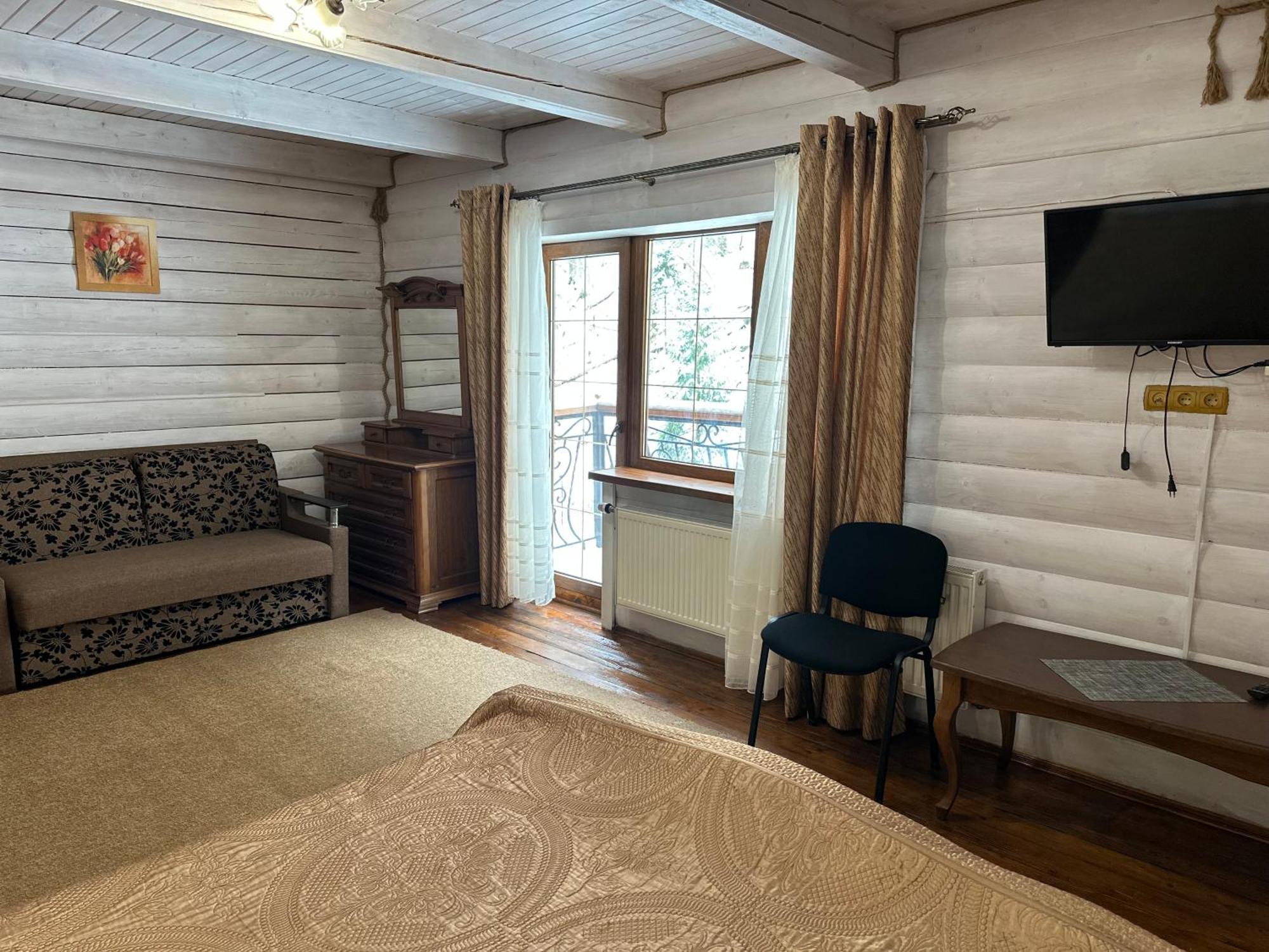 Hotel Dykyi Med Tatariv Exteriör bild