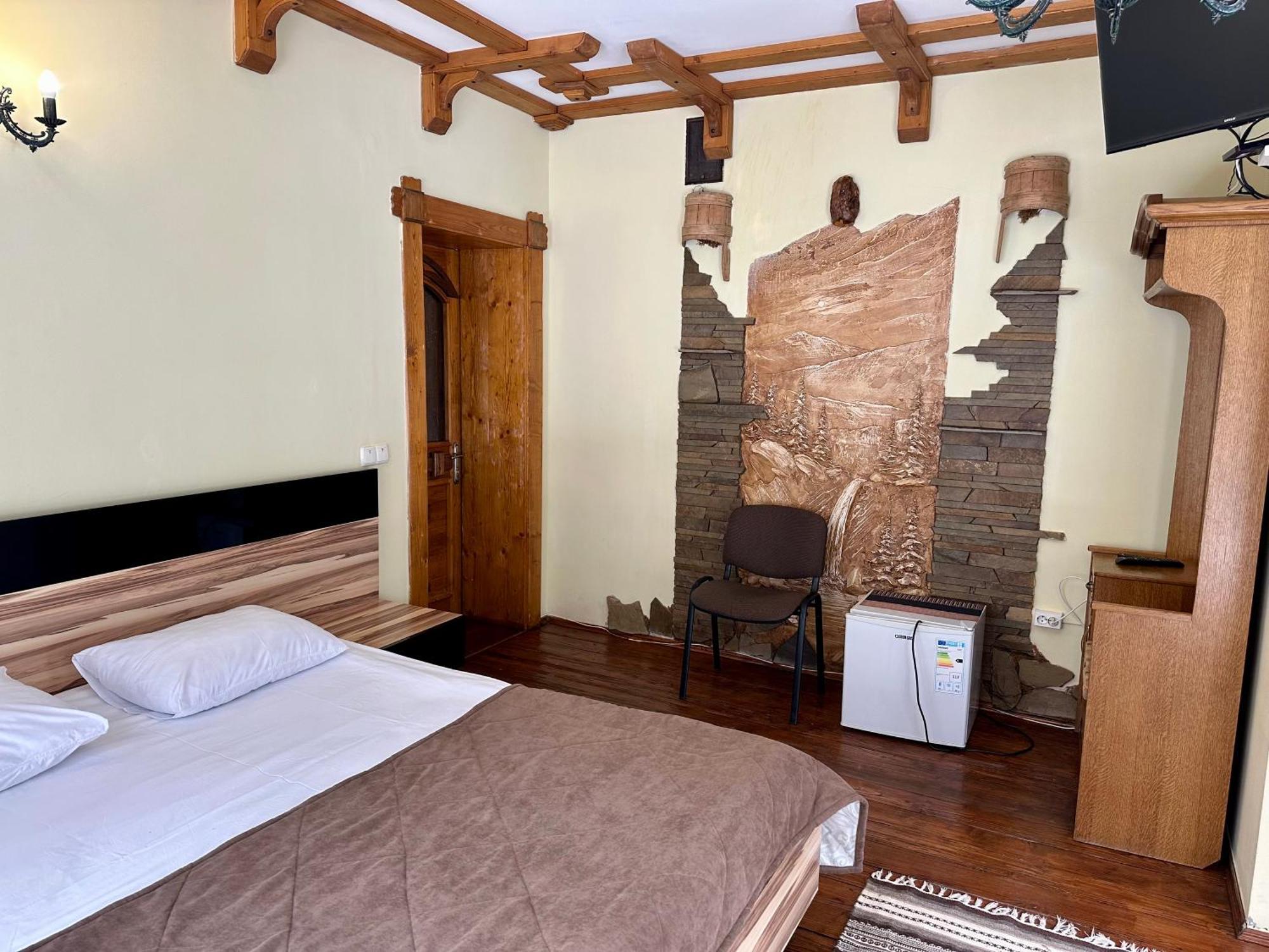 Hotel Dykyi Med Tatariv Exteriör bild