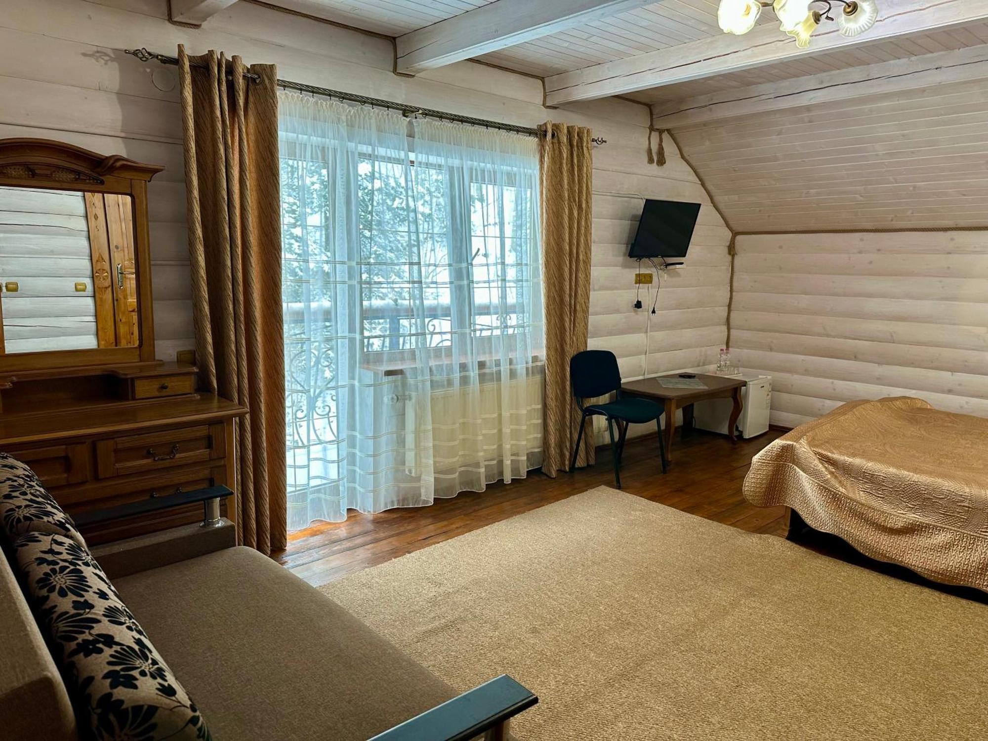 Hotel Dykyi Med Tatariv Exteriör bild
