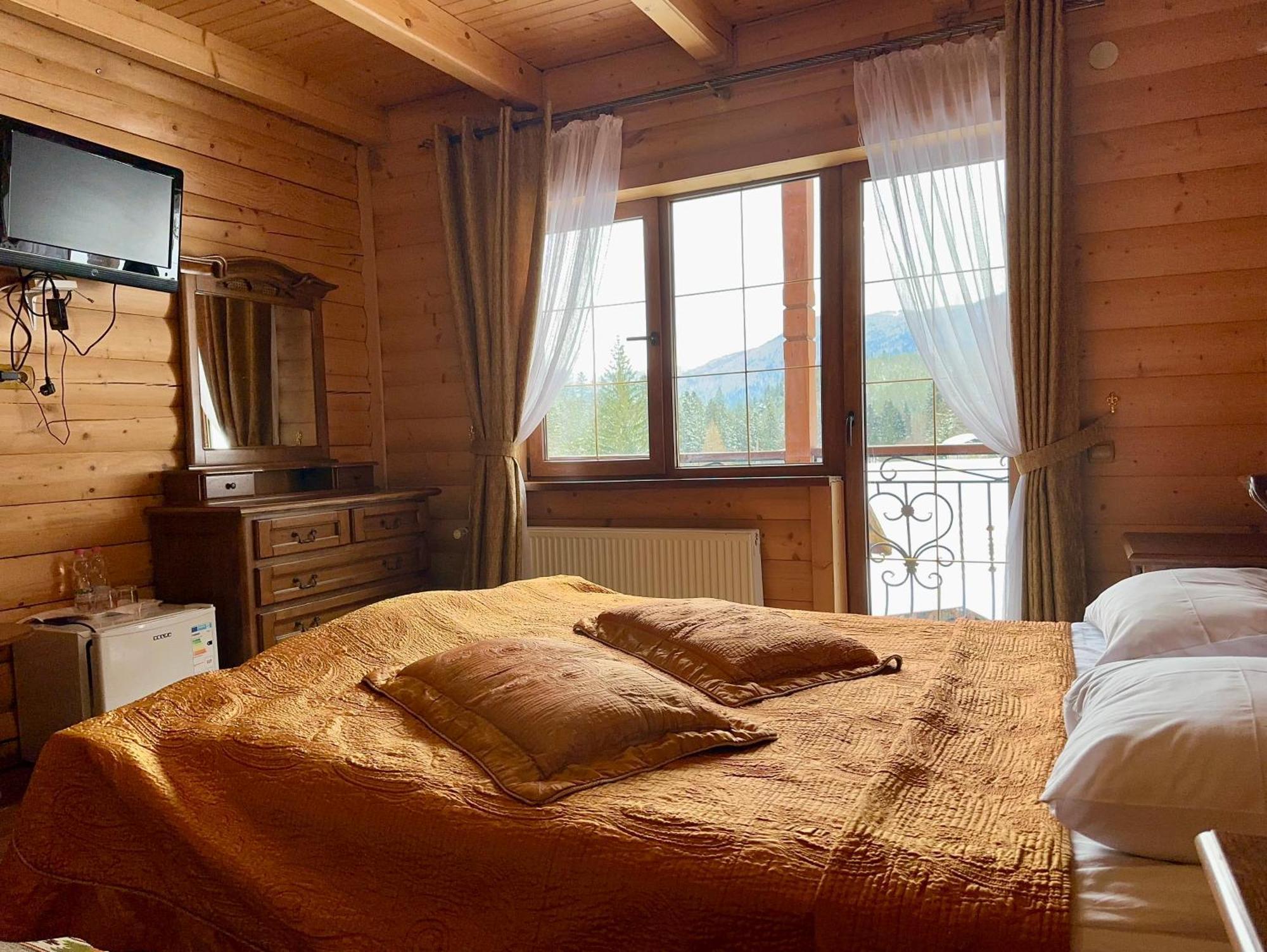 Hotel Dykyi Med Tatariv Exteriör bild