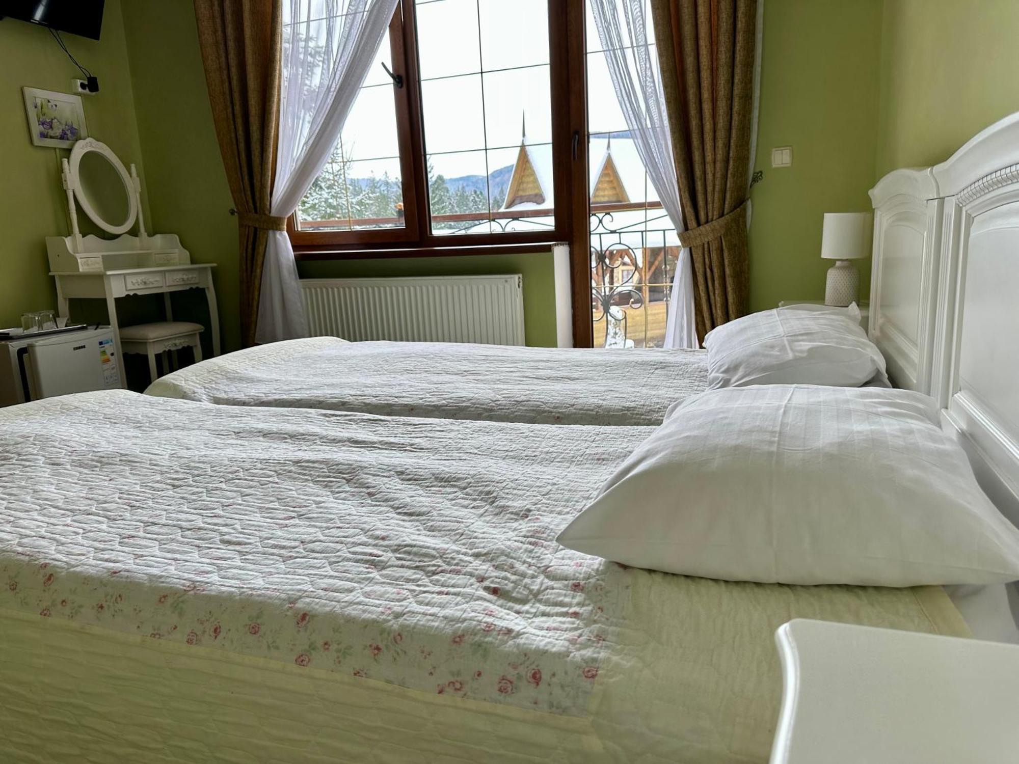 Hotel Dykyi Med Tatariv Exteriör bild