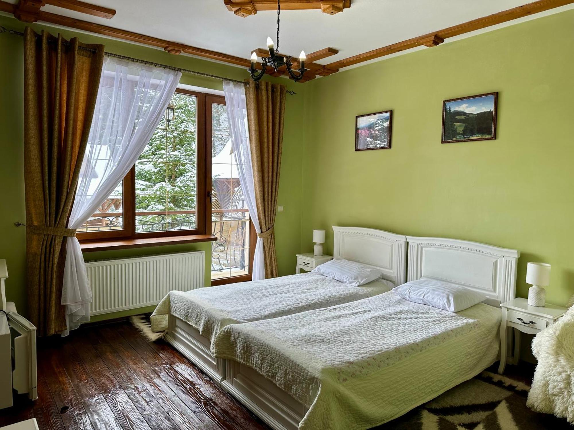 Hotel Dykyi Med Tatariv Exteriör bild