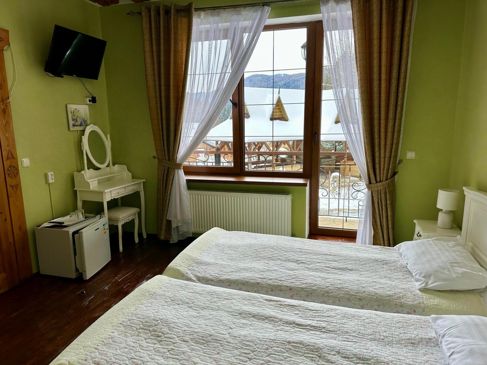 Hotel Dykyi Med Tatariv Exteriör bild
