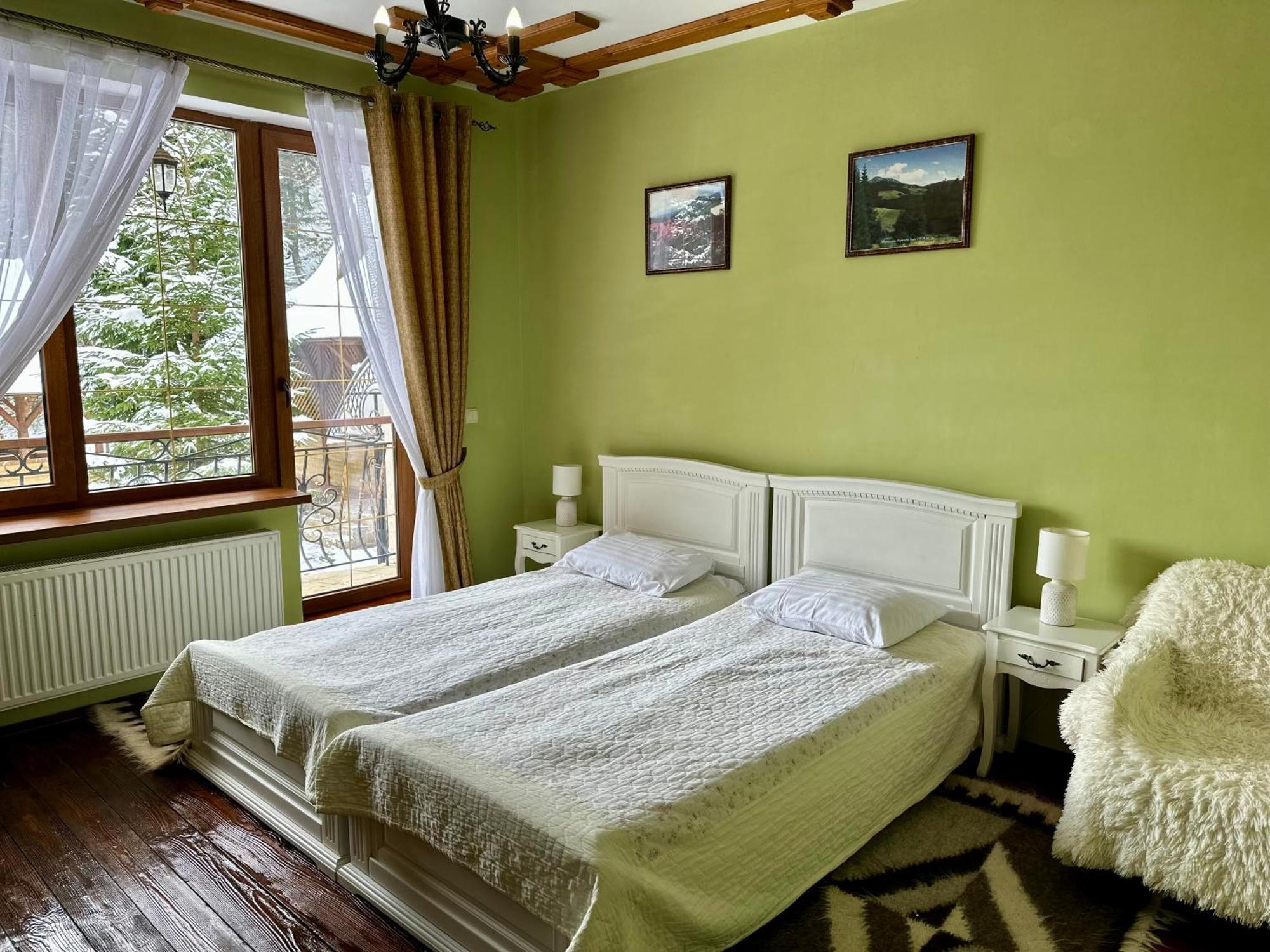 Hotel Dykyi Med Tatariv Exteriör bild